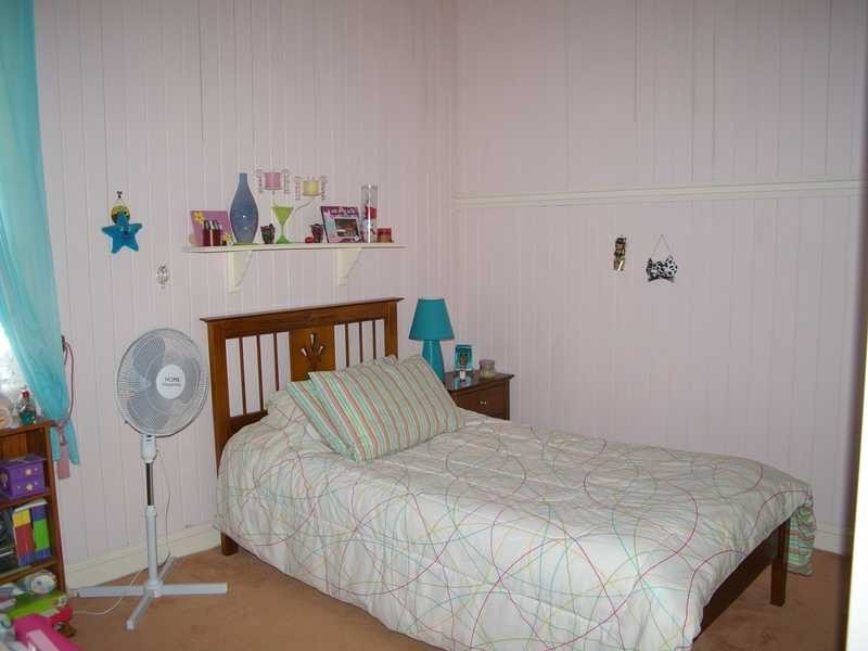 185 Blackstone Road, Silkstone QLD 4304