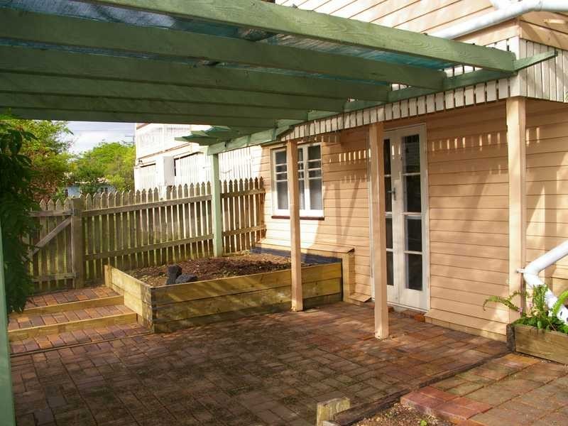 185 Blackstone Road, Silkstone QLD 4304