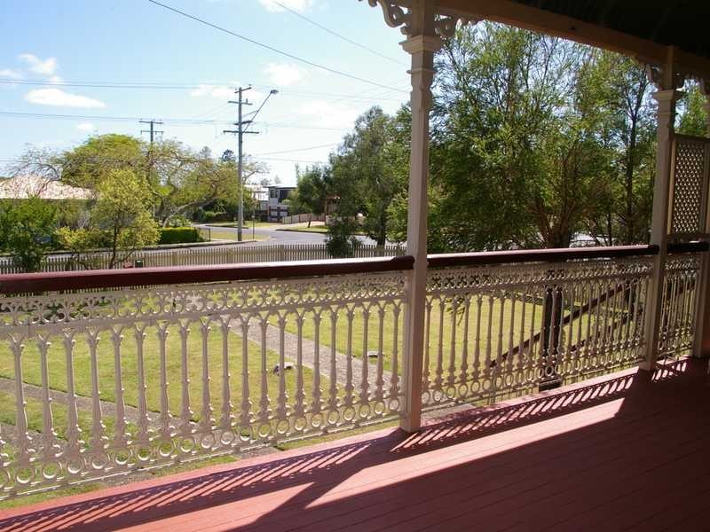 185 Blackstone Road, Silkstone QLD 4304