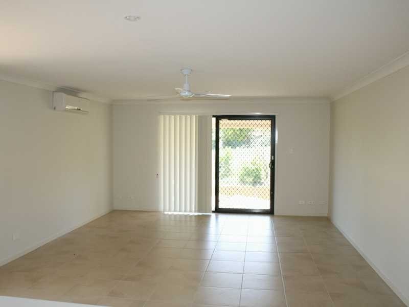 Unit/1 & 2 / 39 Creek Street, Bundamba QLD 4304
