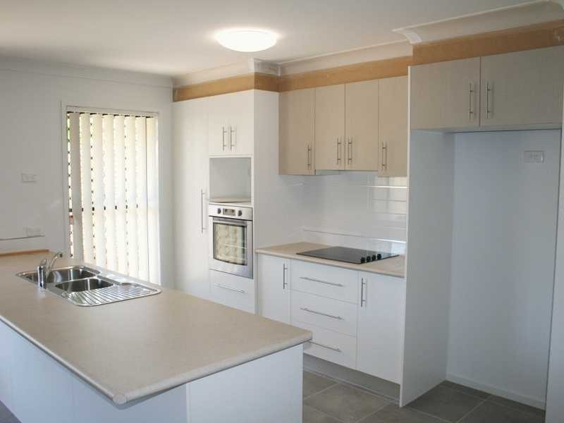 Unit/1 & 2 / 39 Creek Street, Bundamba QLD 4304