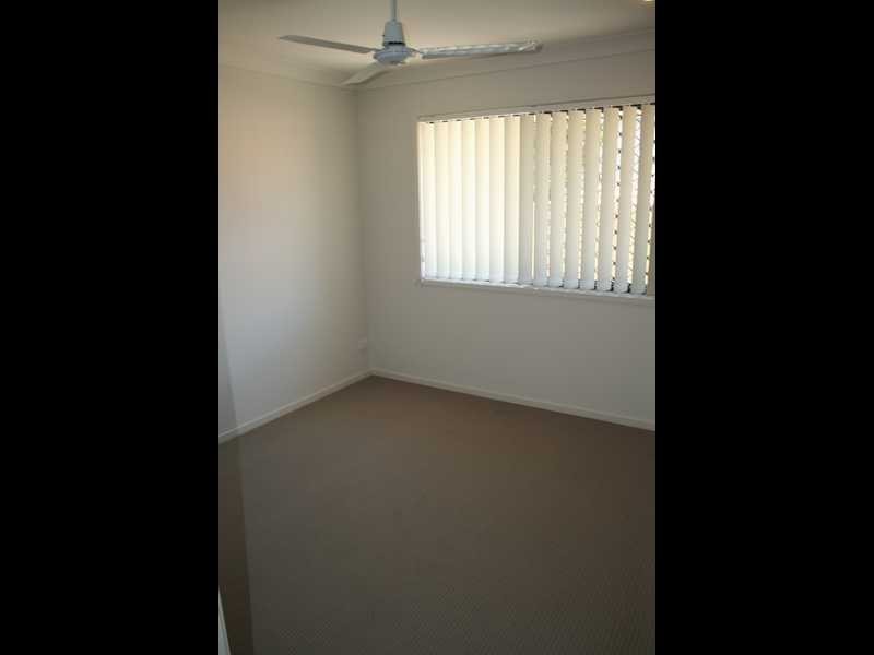 Unit/1 & 2 / 39 Creek Street, Bundamba QLD 4304