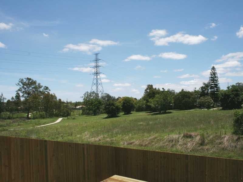 Unit/1 & 2 / 39 Creek Street, Bundamba QLD 4304
