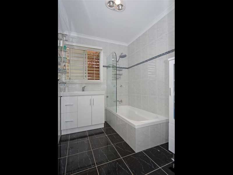 3 Hall Street, North Ipswich QLD 4305