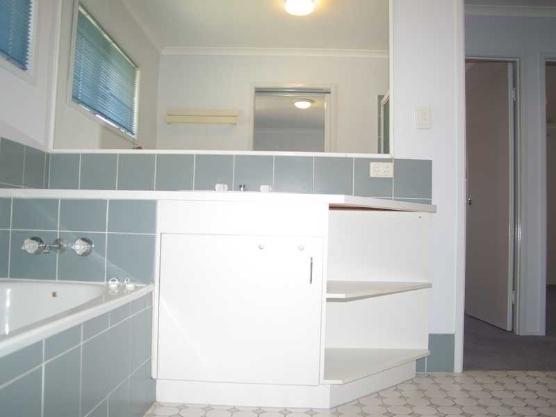 Flinders View QLD 4305