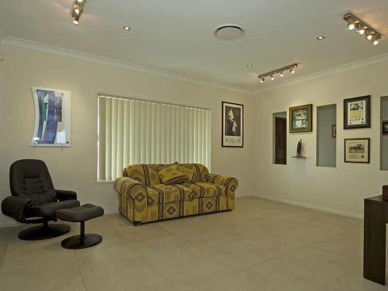 Peak Crossing QLD 4306