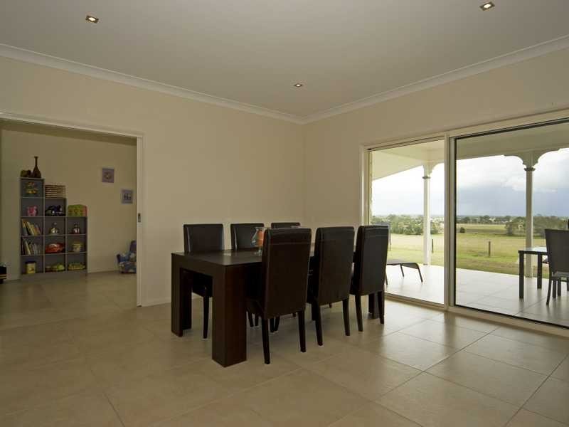 Peak Crossing QLD 4306