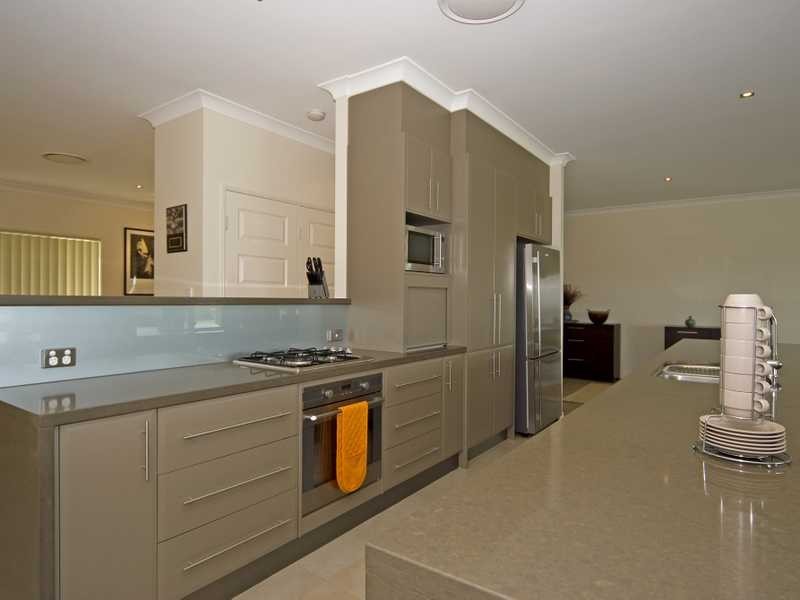 Peak Crossing QLD 4306