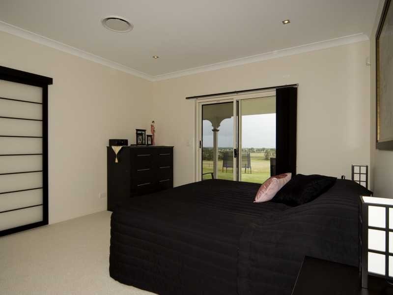 Peak Crossing QLD 4306