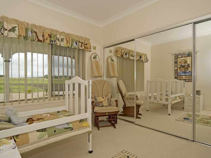 Peak Crossing QLD 4306