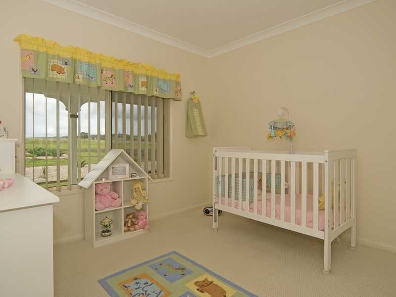 Peak Crossing QLD 4306