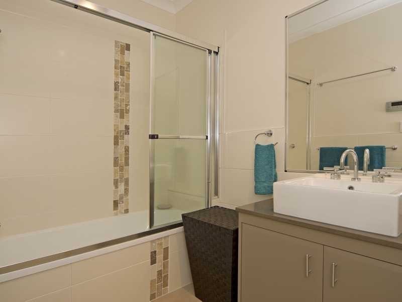 Peak Crossing QLD 4306