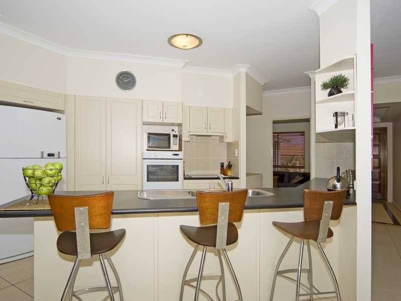 Flinders View QLD 4305