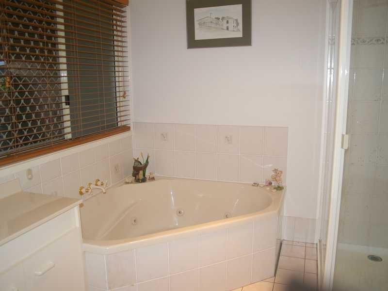Flinders View QLD 4305