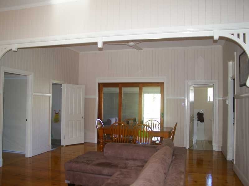 9 Foote Street, Newtown QLD 4305