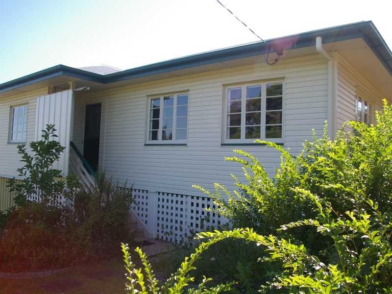 14 Mcgrath Lane, Booval QLD 4304