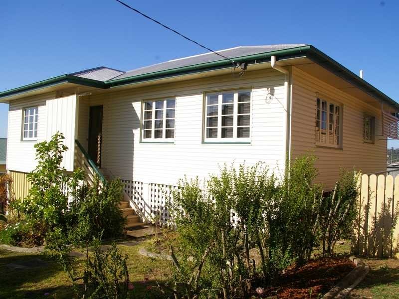 14 Mcgrath Lane, Booval QLD 4304