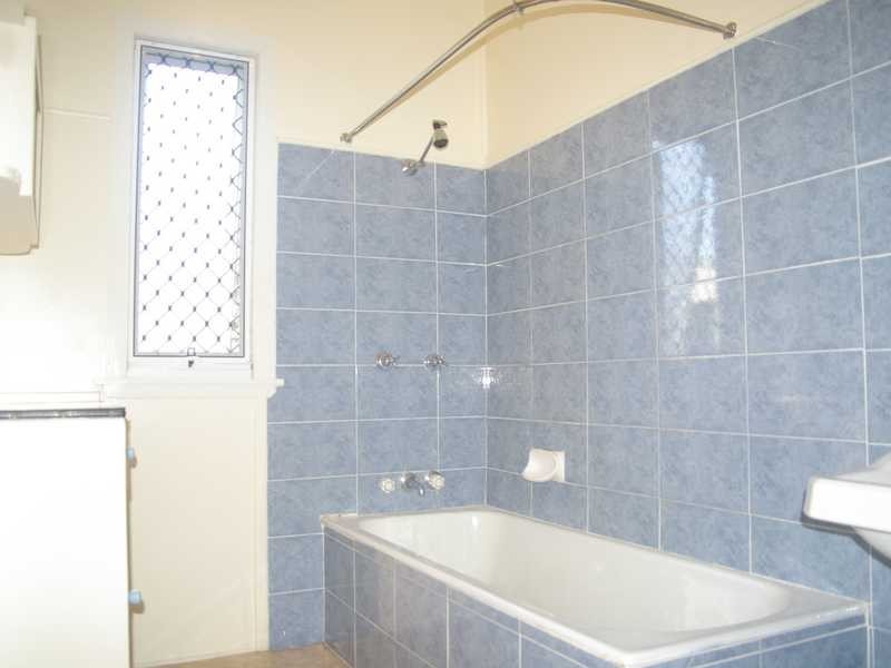 37 Rex Street, Eastern Heights QLD 4305