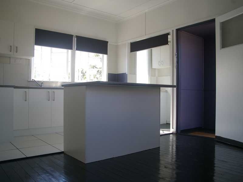 15 Casey Street, Leichhardt QLD 4305