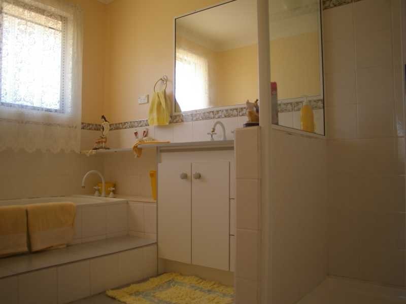 36-44 Cummins Road, Thagoona QLD 4306