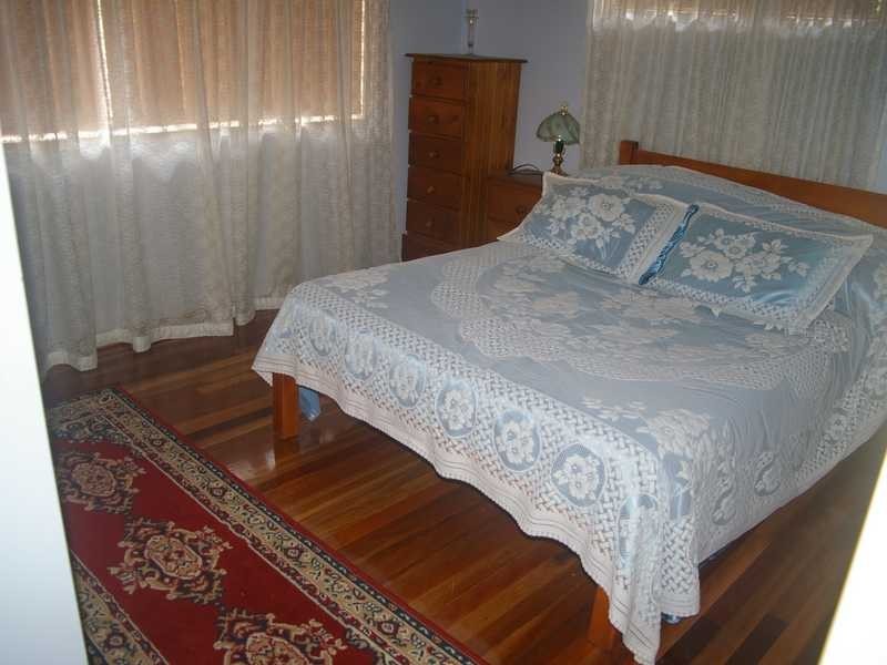 Walloon QLD 4306