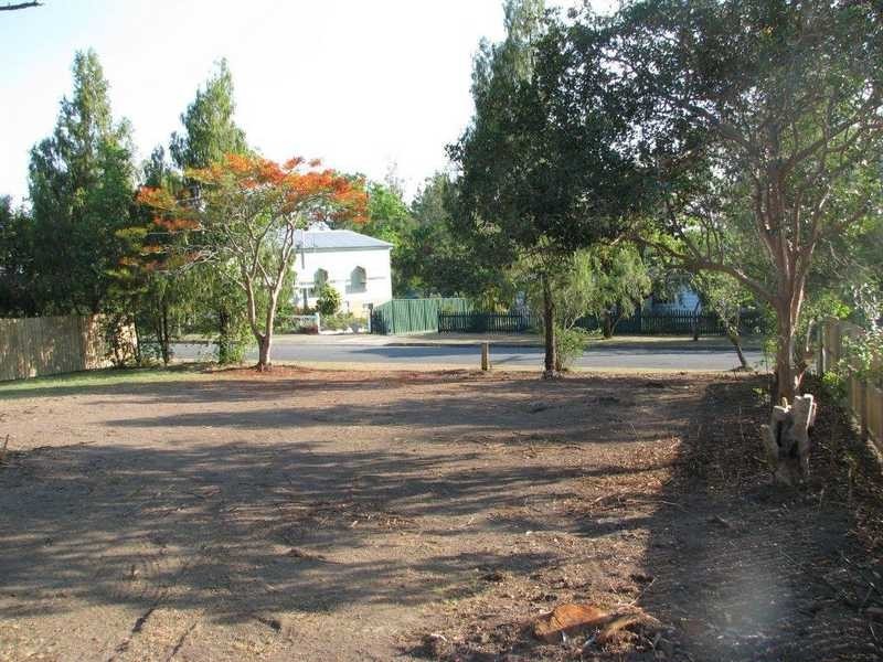 18 Glossop Street, Brassall QLD 4305