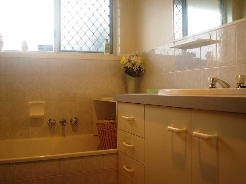 10 Rockman Drive, Raceview QLD 4305