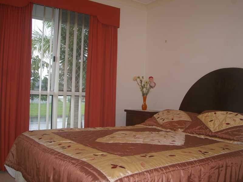 10 Rockman Drive, Raceview QLD 4305