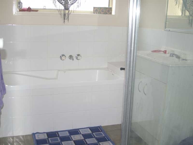 3 Colonial Court, Raceview QLD 4305