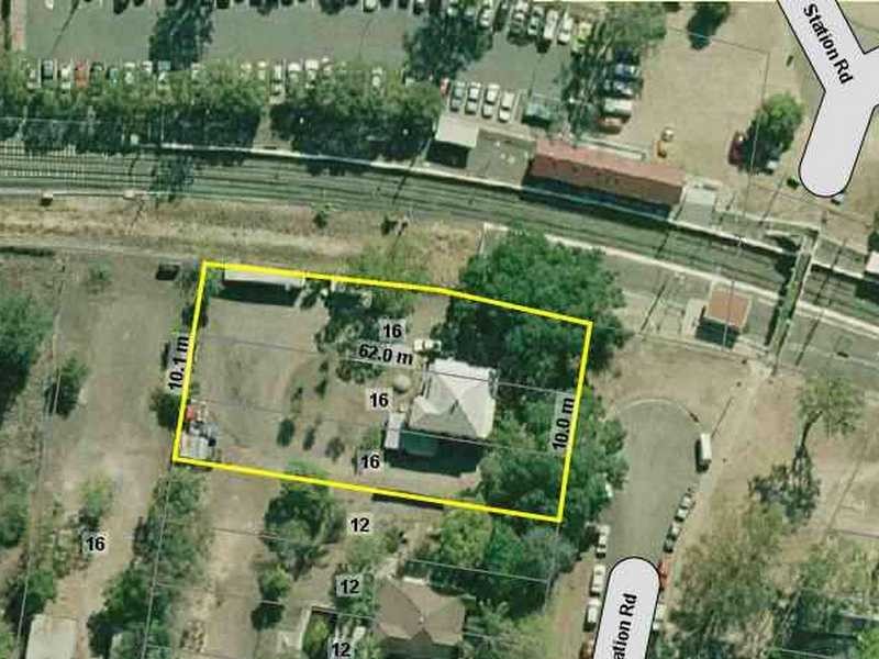 16 Station Road, Riverview QLD 4303