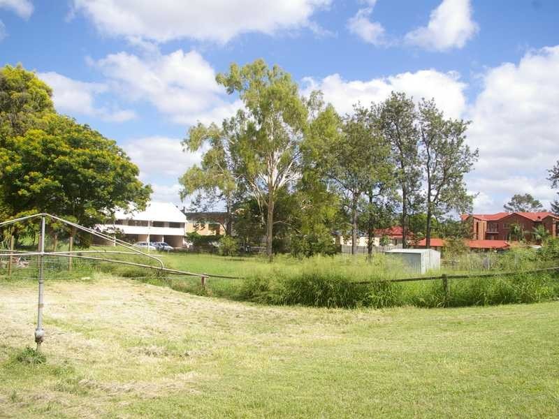 34 Bergin Street, Booval QLD 4304