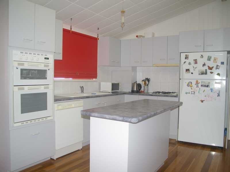 112 Glebe Road, Booval QLD 4304