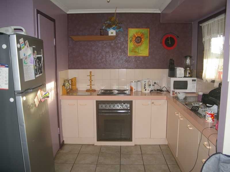 8 Battersby Street, One Mile QLD 4305