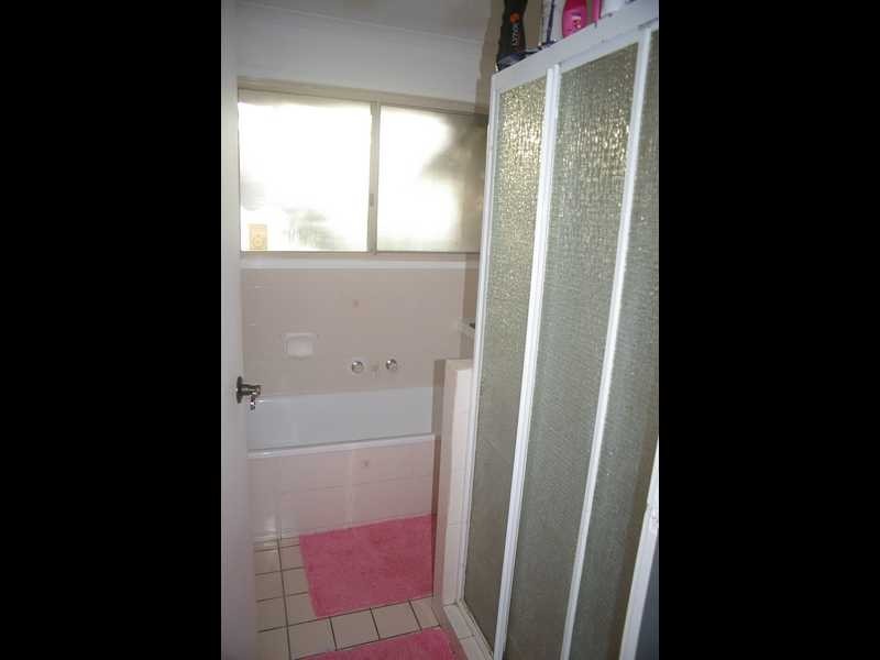 8 Battersby Street, One Mile QLD 4305