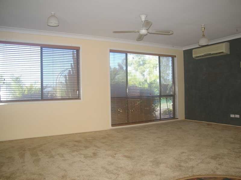 8 Nigel Street, Redbank Plains QLD 4301