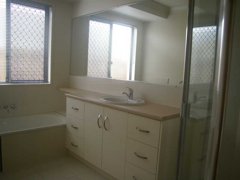 9 Sulzberger Crt, Flinders View QLD 4305