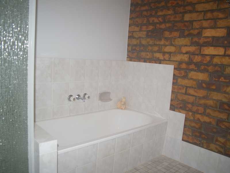 Unit 8 / 34 Thornton Street, Raceview QLD 4305