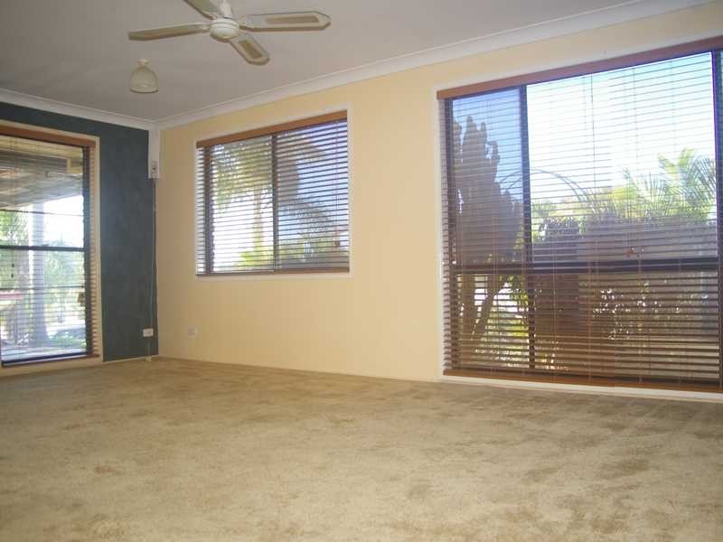 8 Nigel Street, Redbank Plains QLD 4301