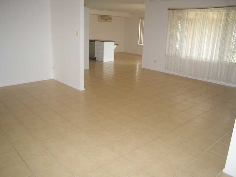 Flinders View QLD 4305