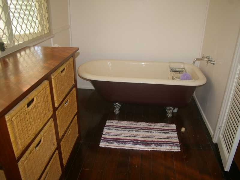 Newtown QLD 4305