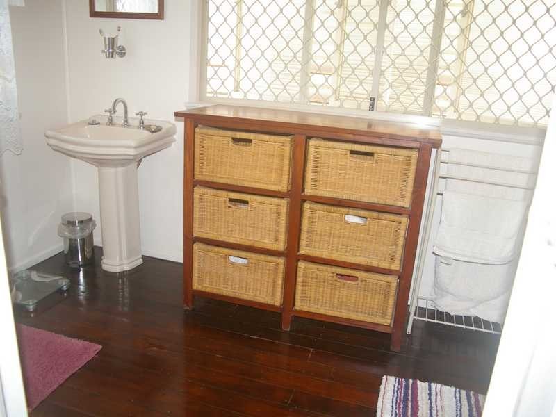 Newtown QLD 4305
