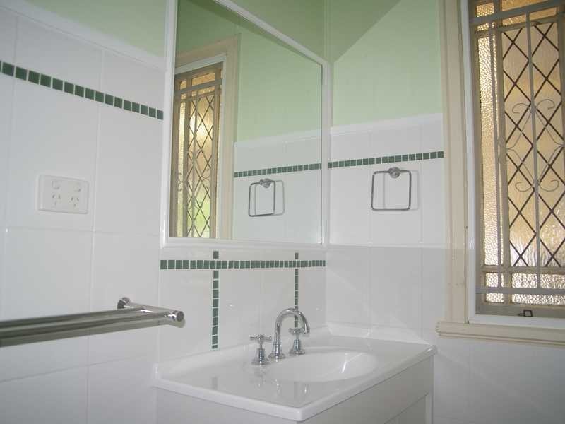 10 Coolibah Street, Silkstone QLD 4304