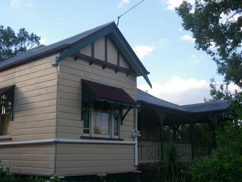 24 Brisbane Road, Dinmore QLD 4303