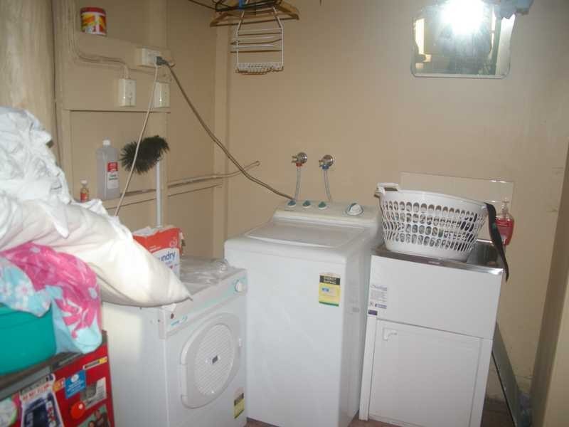 24 Brisbane Road, Dinmore QLD 4303