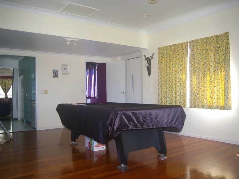 16 Caroline Street, Riverview QLD 4303