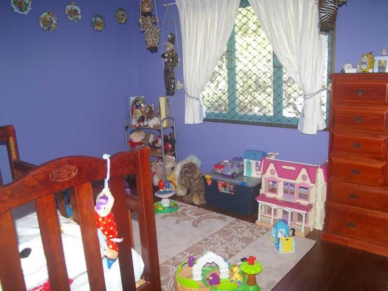 16 Caroline Street, Riverview QLD 4303