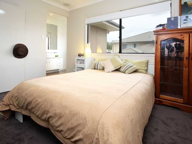 16 Frederick Street, Moggill QLD 4070
