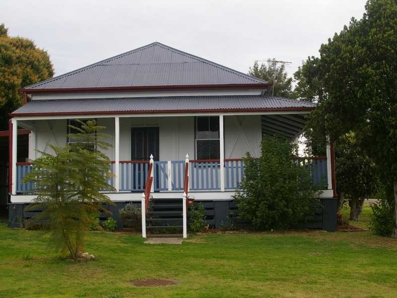 49 Lusitania Street, Newtown QLD 4305