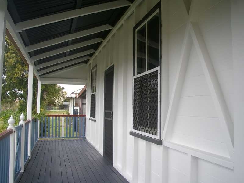 49 Lusitania Street, Newtown QLD 4305