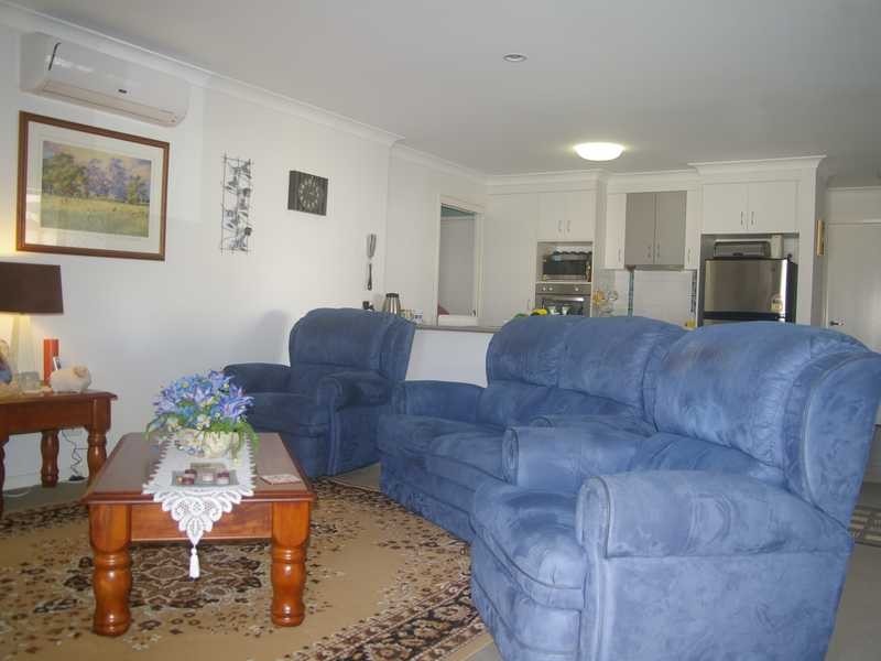 Villa 30/45 Sealy Street, Silkstone QLD 4304